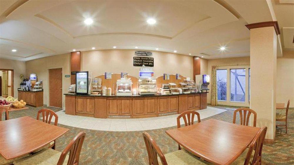 ทริปเปิล เพลย์ รีสอร์ต โฮเทล แอนด์ สวีท Hotel Hayden ภายนอก รูปภาพ