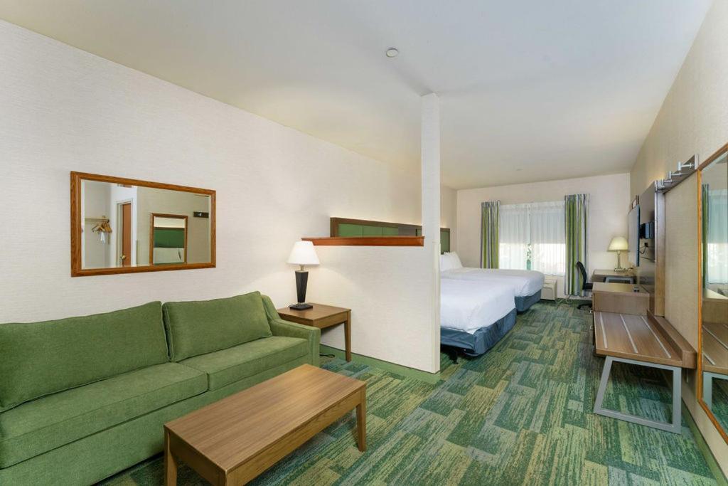 ทริปเปิล เพลย์ รีสอร์ต โฮเทล แอนด์ สวีท Hotel Hayden ภายนอก รูปภาพ